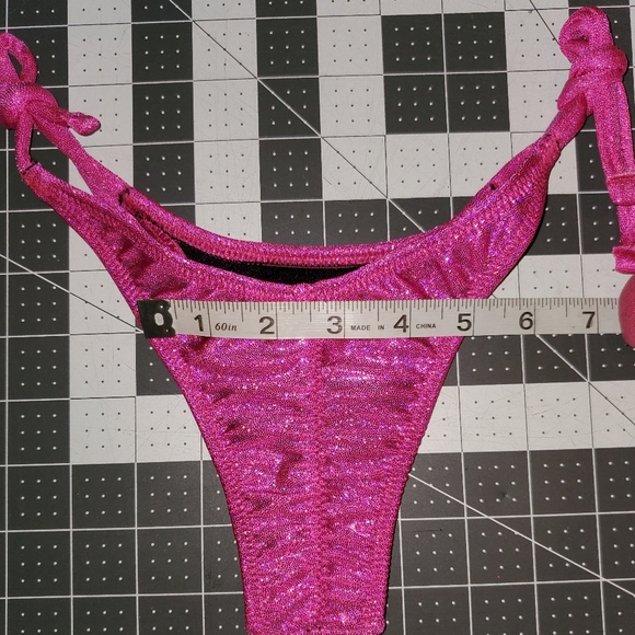 Turquoise Spandex Bikini D cup (competition, posing practice, photo shoot) - Picture 3 of 4